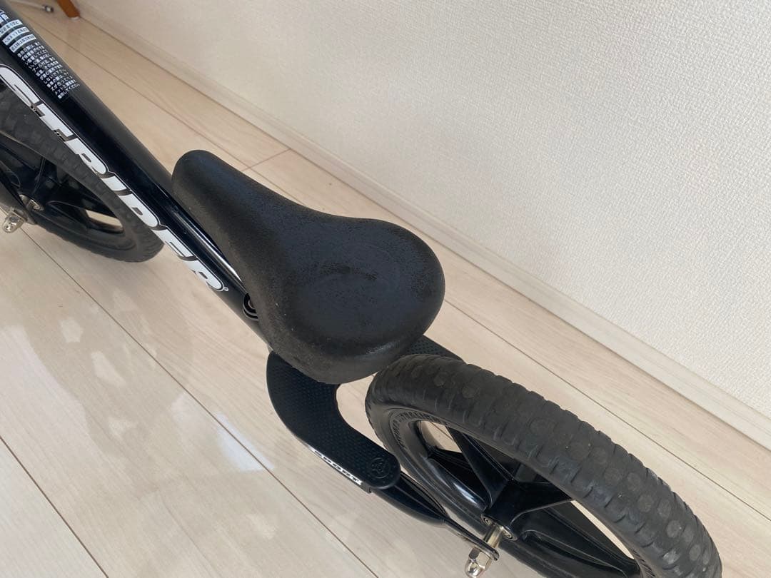 正規品　STRIDER バランスバイク ブラック　スポーツ