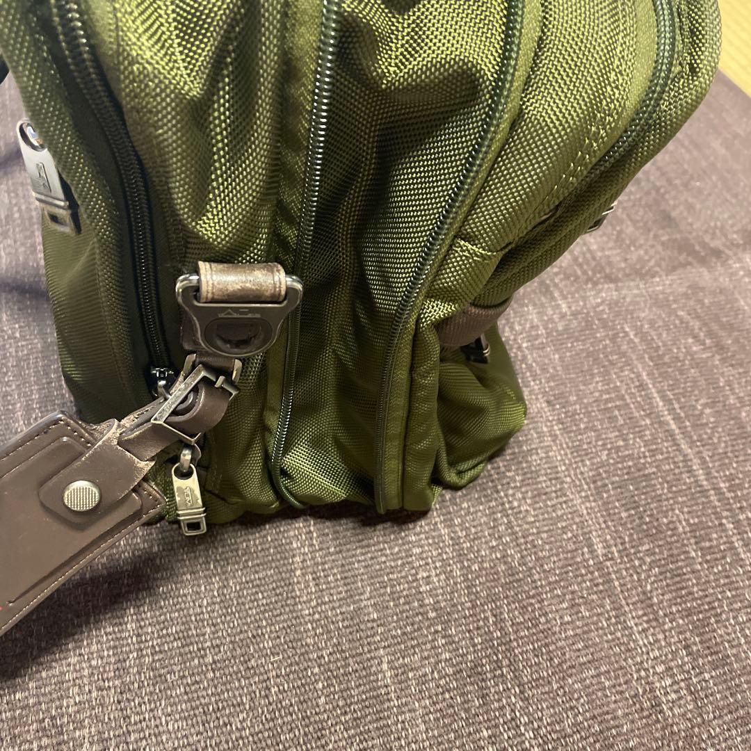 TUMI エクスパンダブル・オーガナイザー・コンピューター・ブリーフ