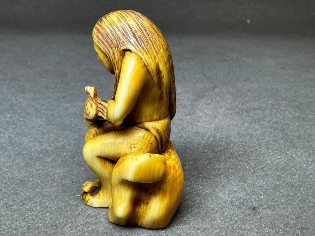 極上　根付　海女　天然素材　アンティーク　和彫　置物　骨董　飾り物　古美術品