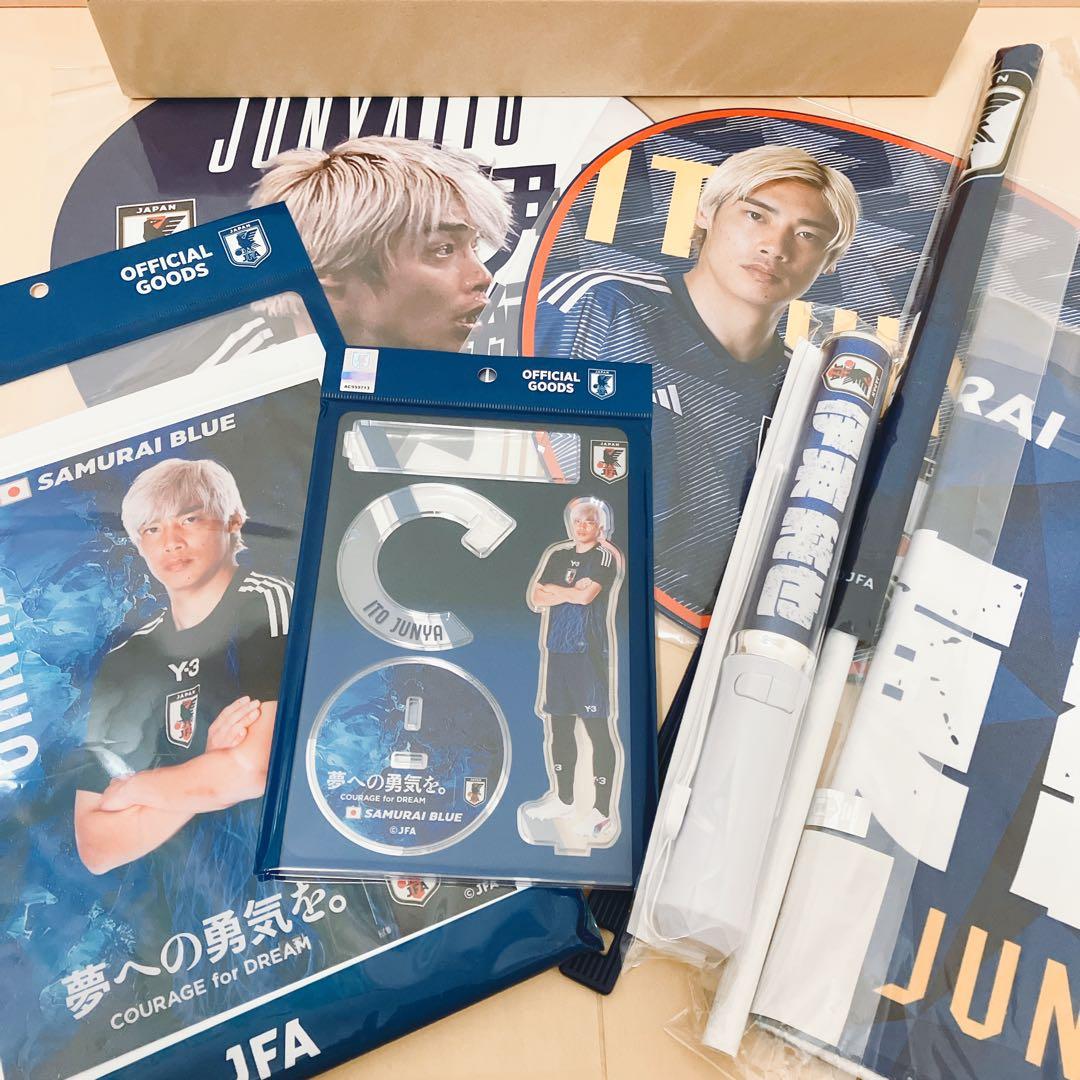 伊東純也 うちわ アクスタ フラッグ ペンライト タオル ポスター まとめ売り