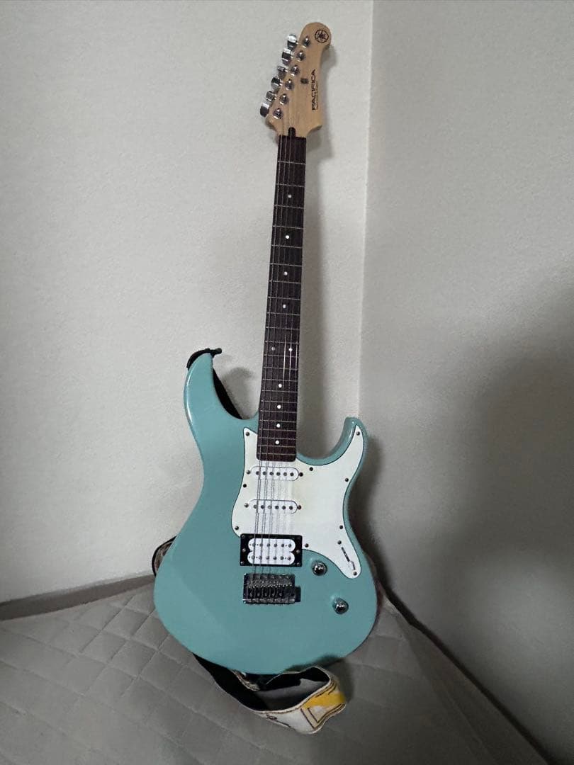 ギター YAMAHA Pacifica PAC112V