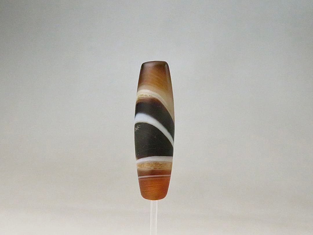 縞瑪瑙のビーズ