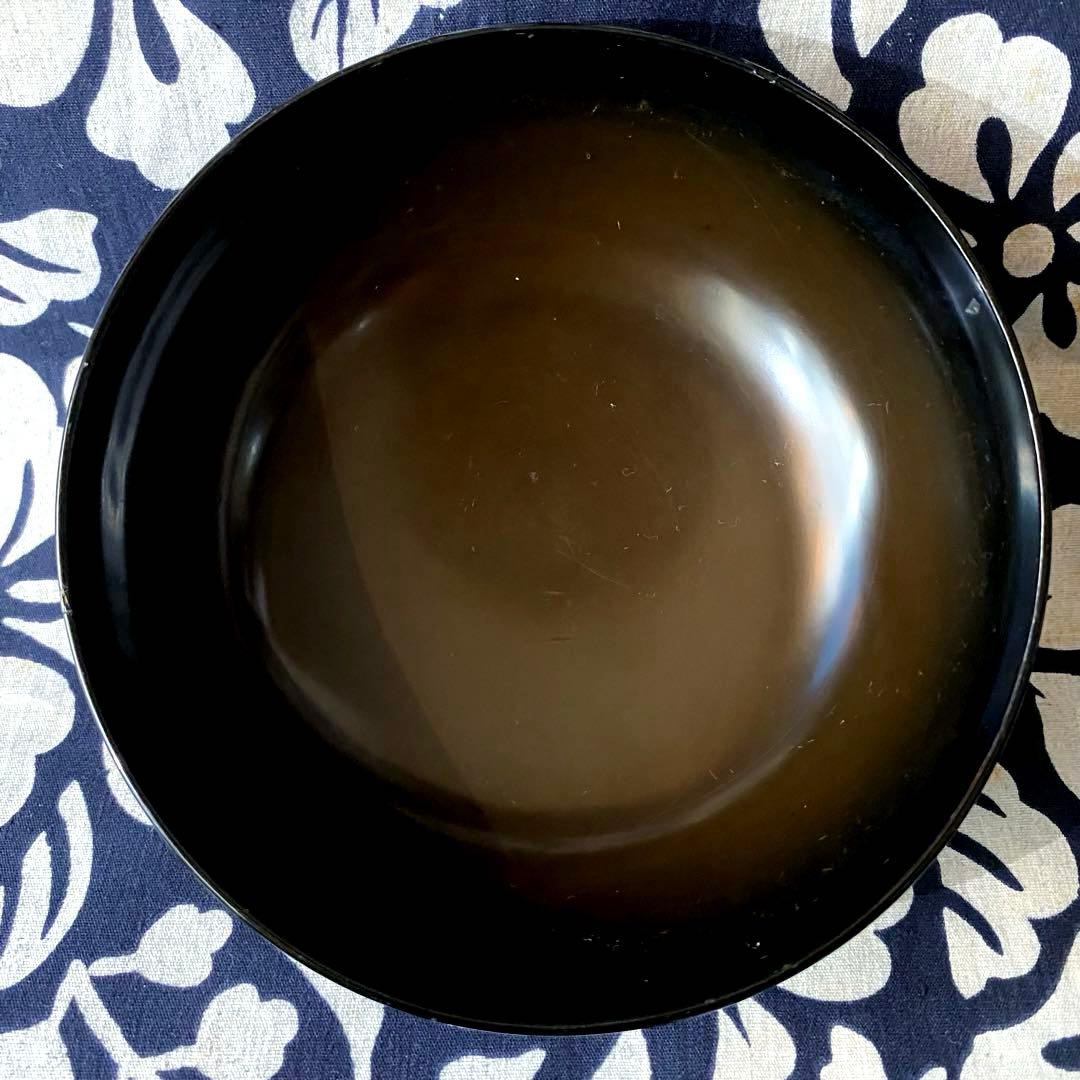 大正時代物・骨董　天然木製黒色漆器椀　金蒔絵・風景画に松葉　菓子椀・雑煮椀　三客