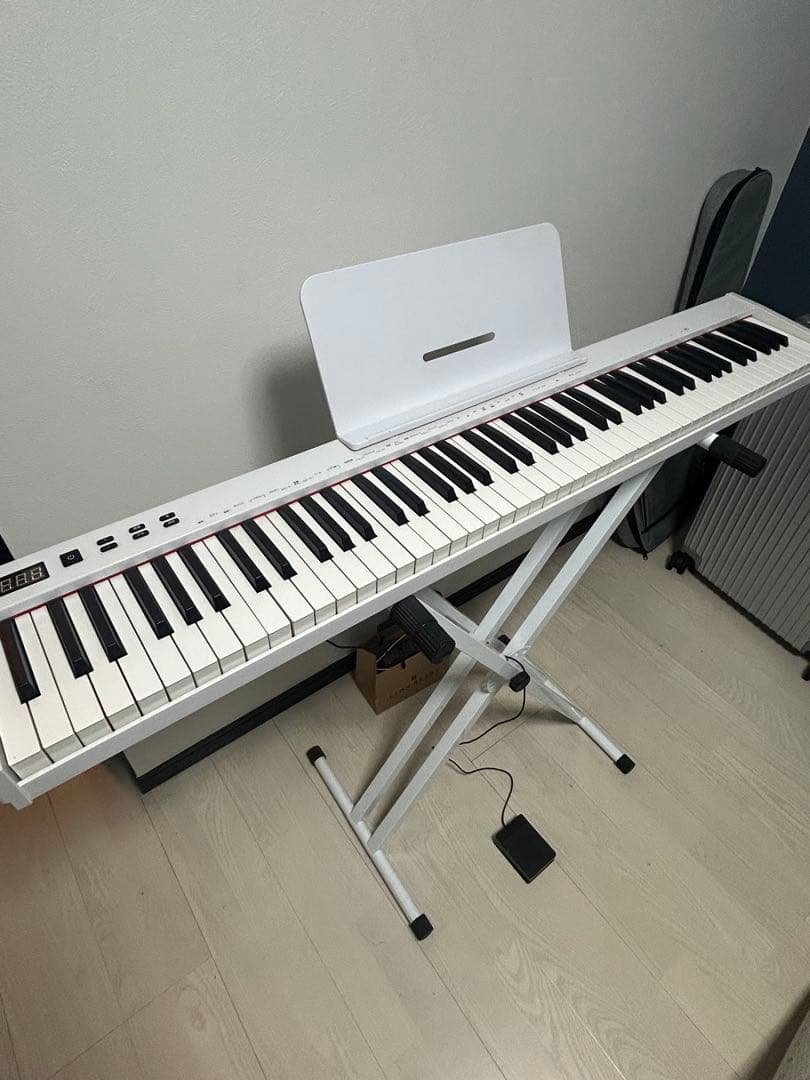 【美品】NikoMaku 電子ピアノ 88鍵盤 スタンド・ペダル付き