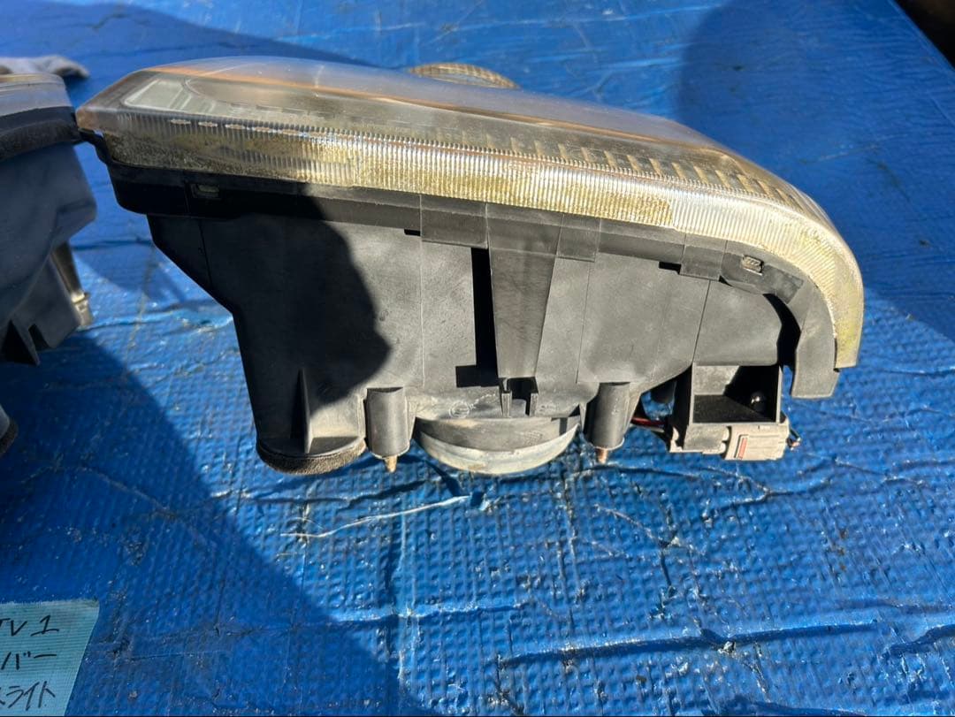 スバル　サンバー　TV1 ヘッドライト左右セット