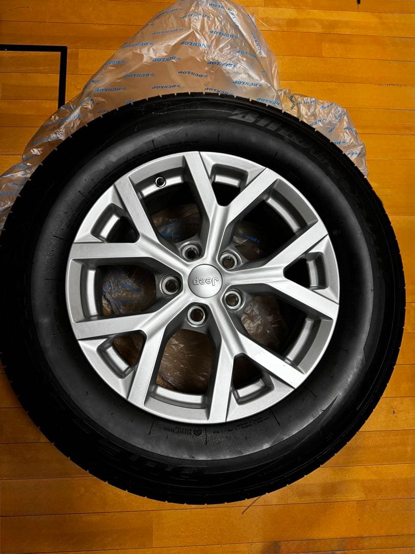 た*い様 【新車外し】JEEP グランドチェロキー 18インチ タイヤホイール4