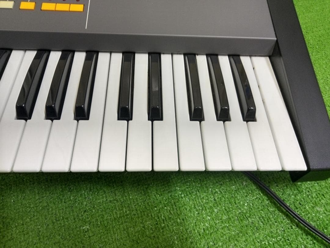 Roland JUNO-106 　シンセサイザー