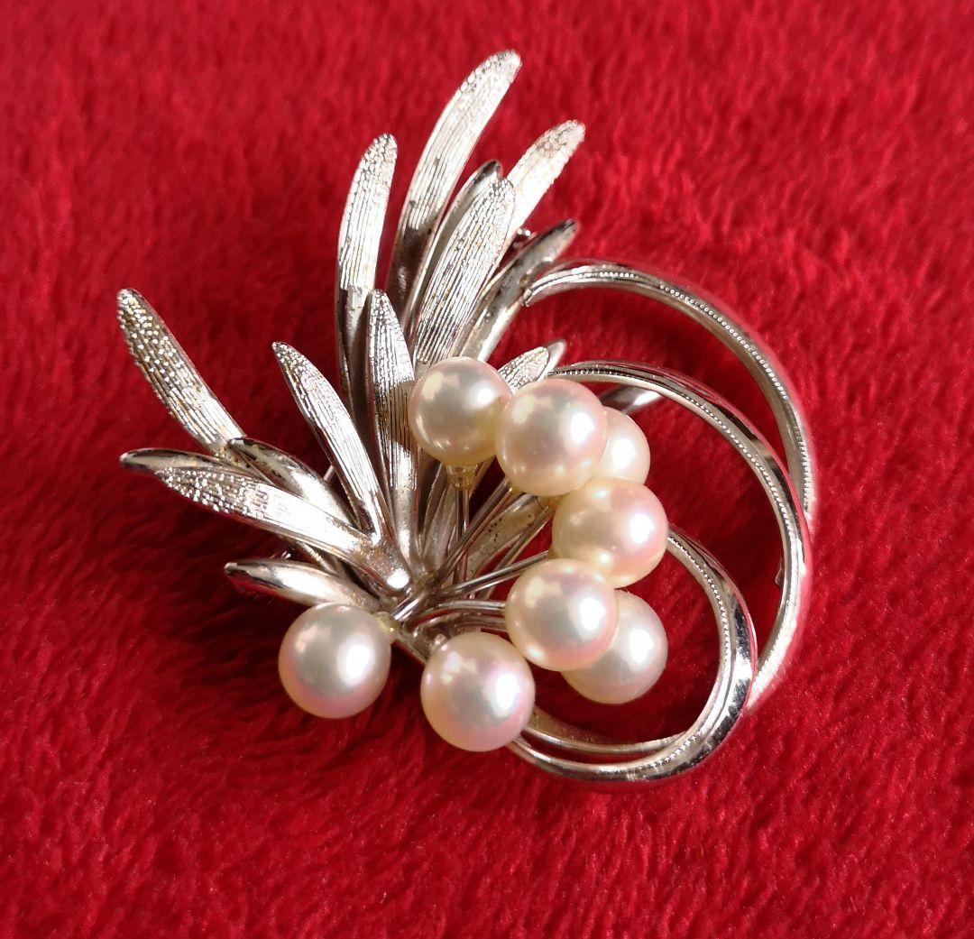 ヴィンテージ シルバー製 ブローチ アコヤ本真珠 8粒装飾 植物モチーフ 447