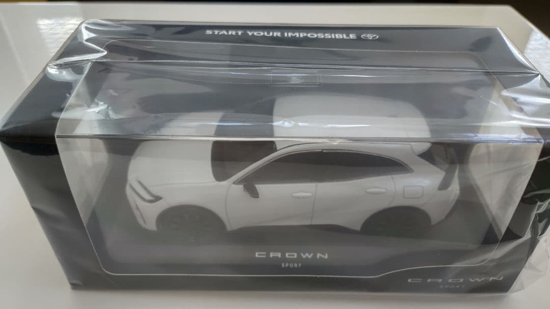 クラウンスポーツ　1/30 　ミニカー　ホワイトパール