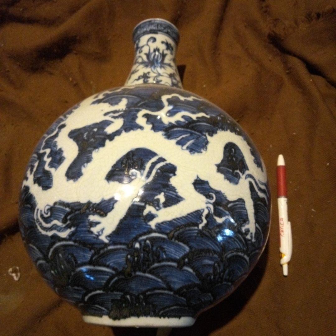 中国陶磁器　明　青白磁 龍模様 陶器の壺