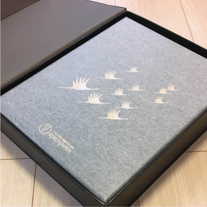 2002FIFAワールドカップ決勝戦プレステージギフト　漆塗りボックスと写真立て