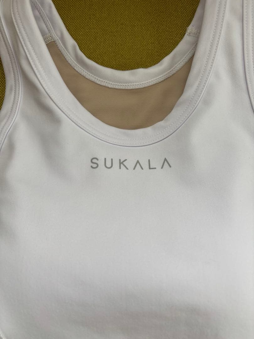SUKALAヨガウェアタンクトップ　ホワイト サイズM
