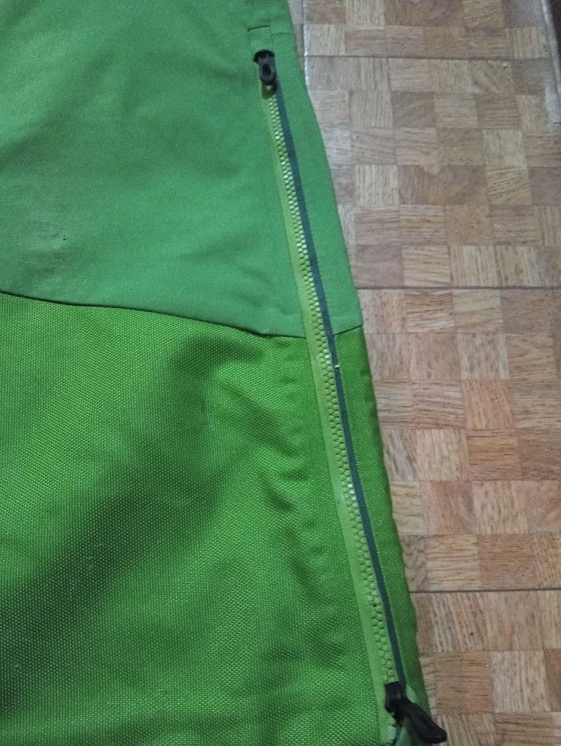 KJUS スキーウェア　50　上下セット　パンツ難あり