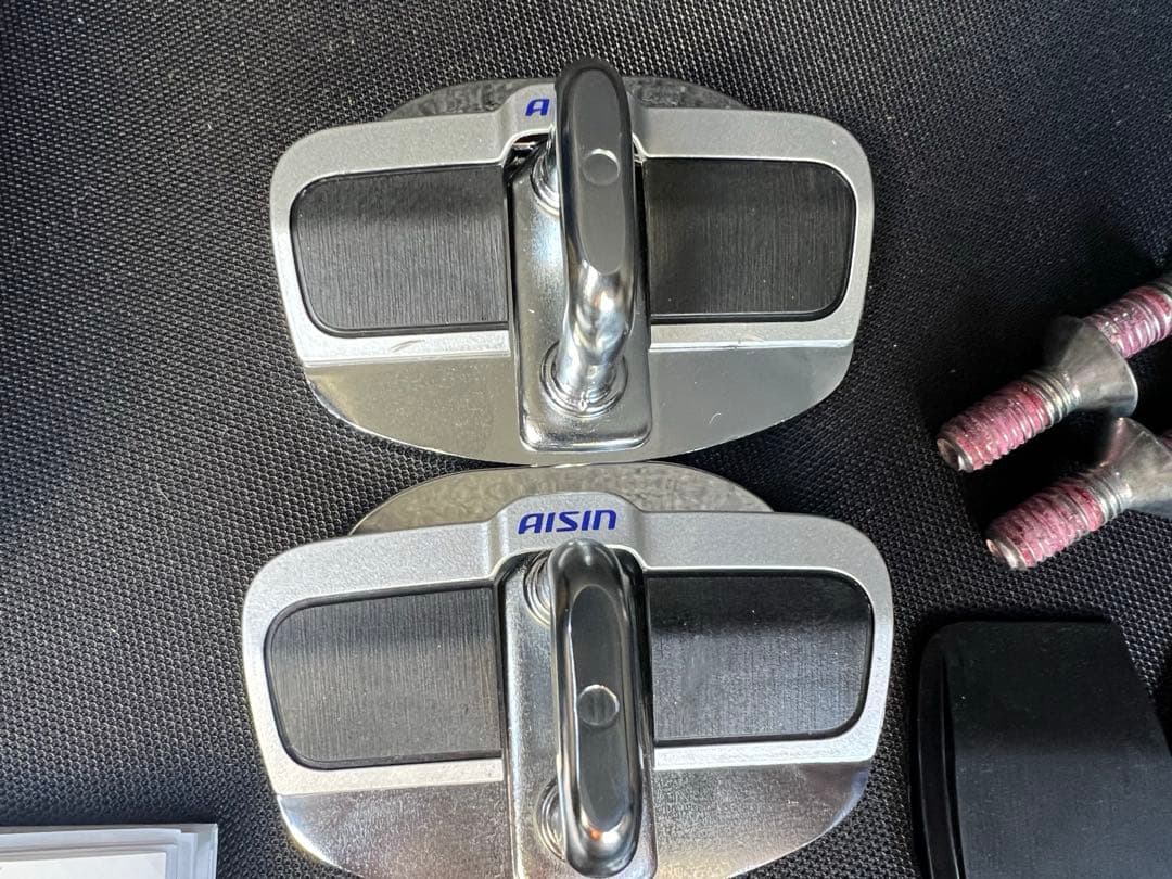 【アイシン】ドアスタビライザー＋取付ボルトセット　ZC33S スイフトスポーツ