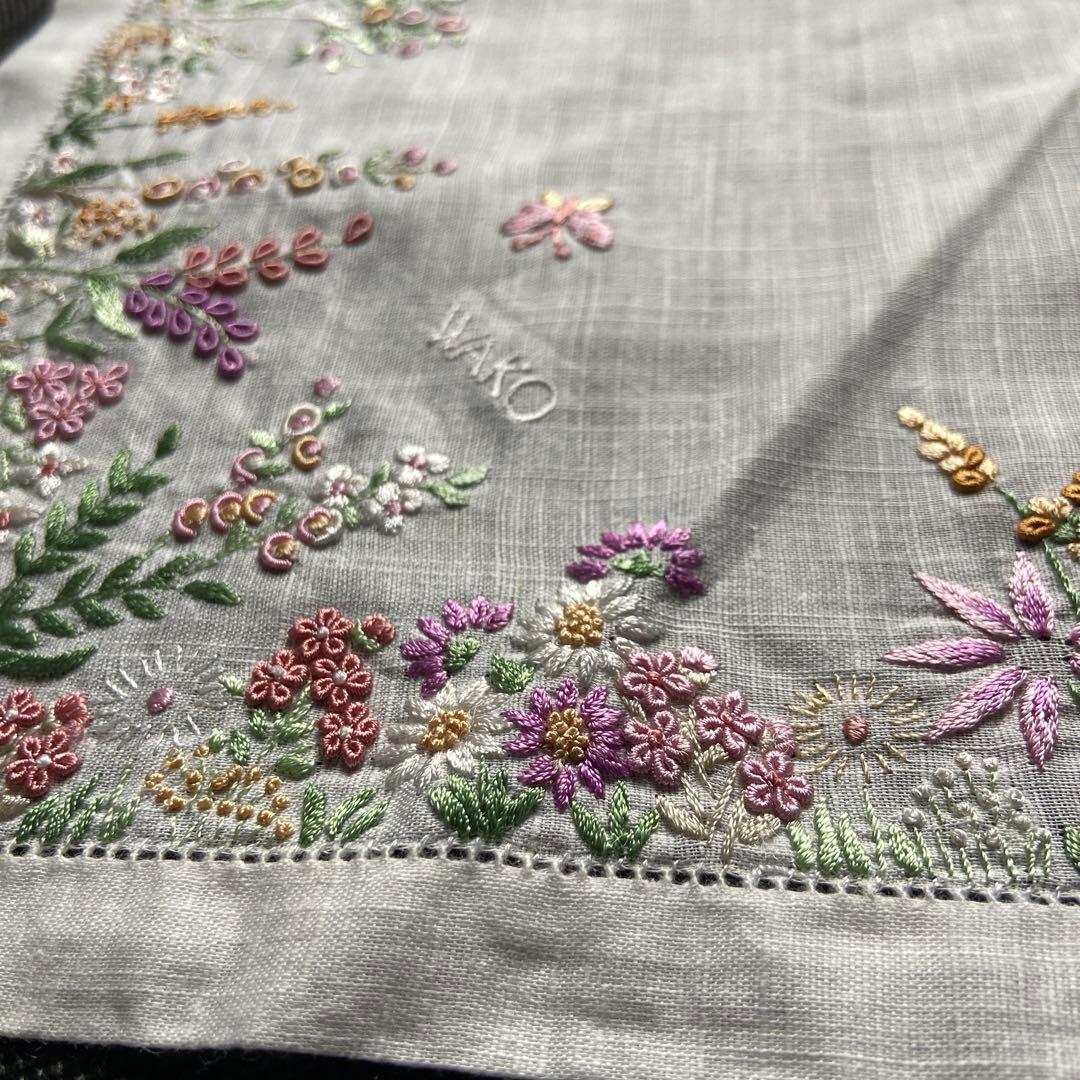 WAKO 和光　手刺繍ハンカチ／野の花