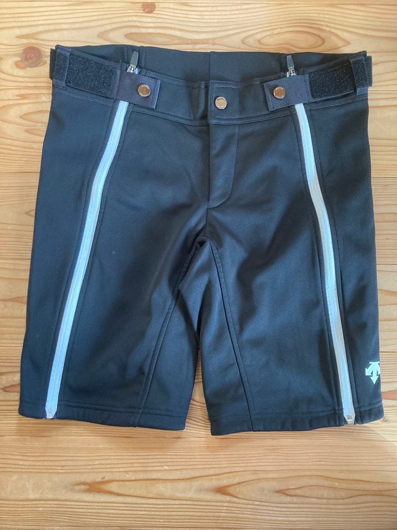美品デサント　アルペン競技用　ショートパンツ