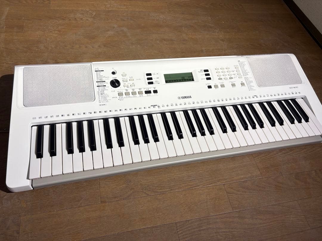 ＹＡＭＡＨＡ　ヤマハ　61鍵キーボード　EZ-300　ホワイト　2021年