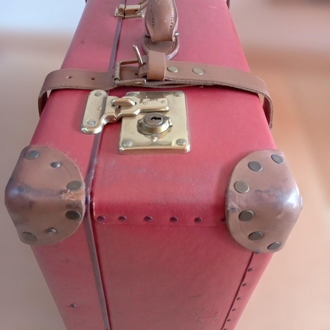 グローブトロッター　トラベルバッグ　ミディアムチェックイン相当　キャスターなし