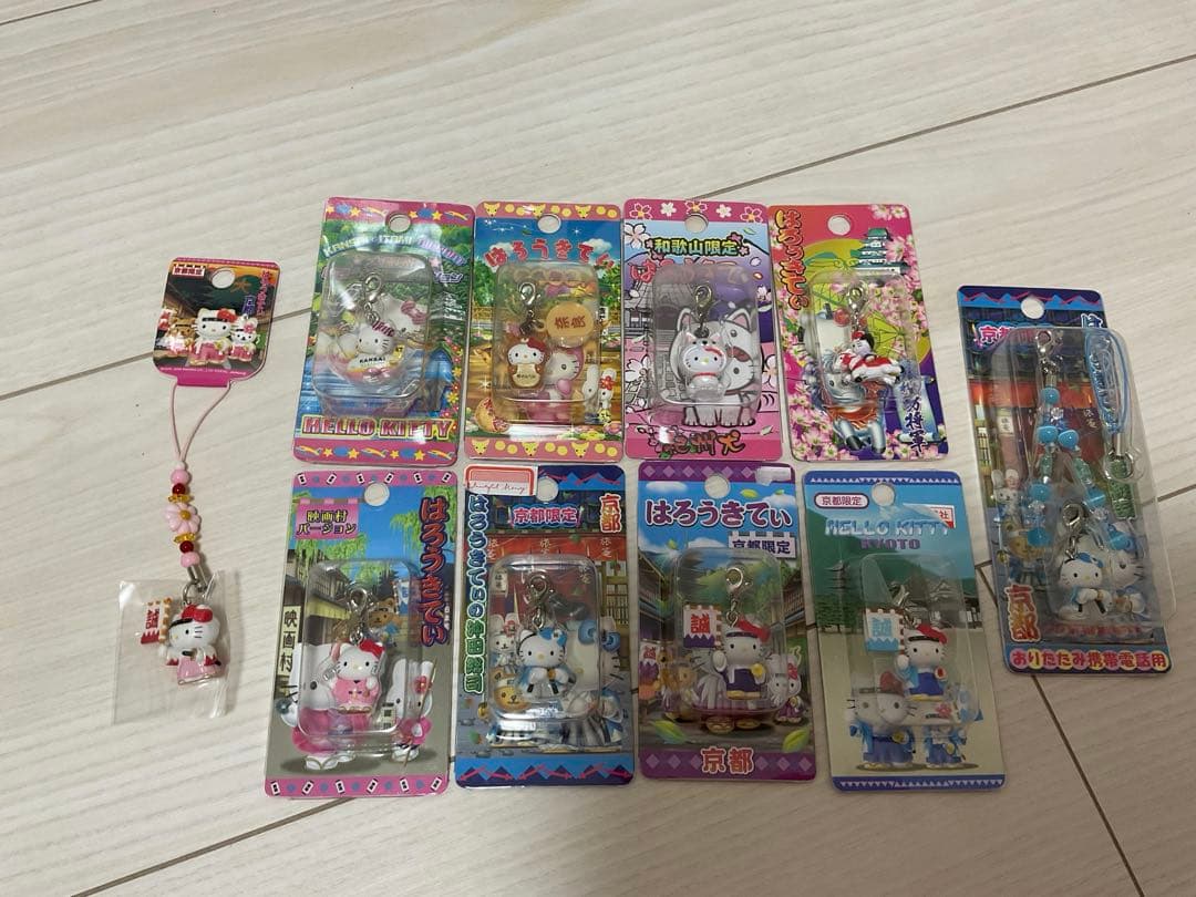 ご当地ハローキティ 根付け◦ストラップ◦チャーム　10個セット