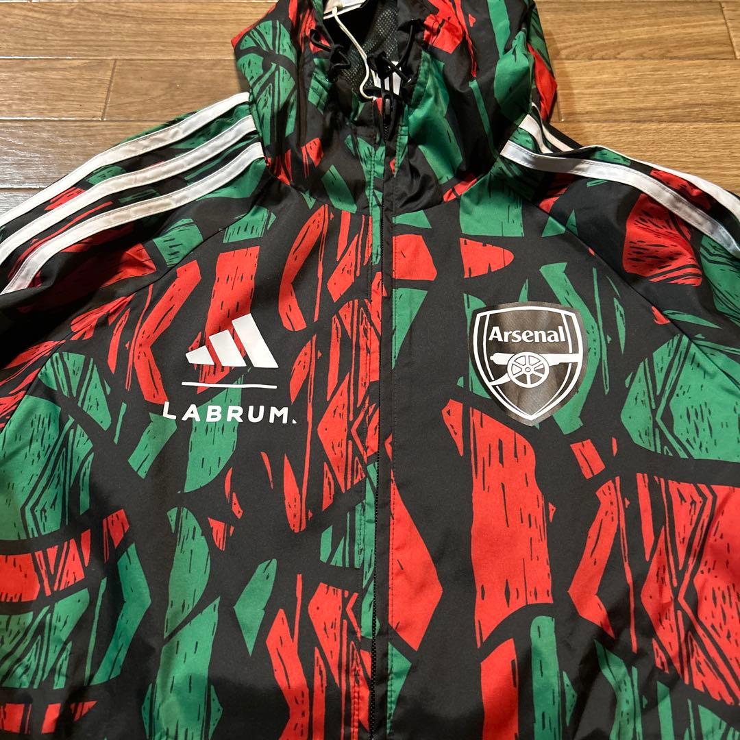 アディダス　アーセナル × LABRUM シーズナル ウインドブレーカー