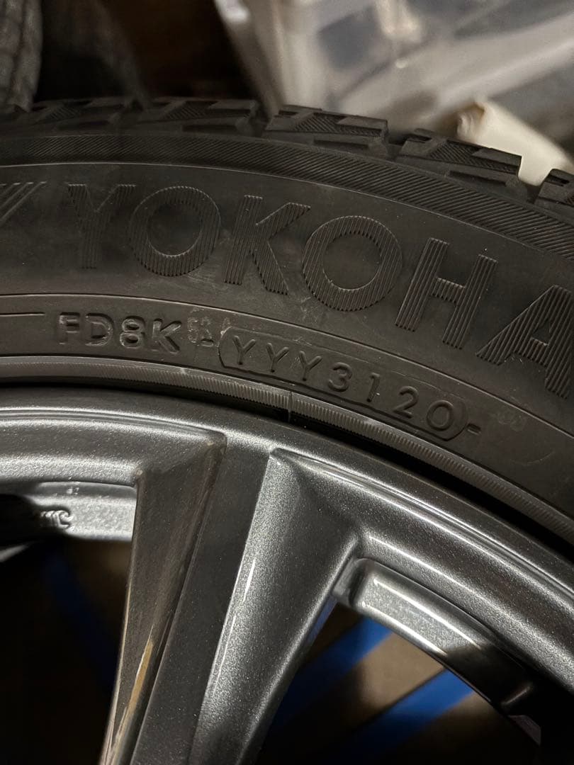 即購入 スタッドレスタイヤ バリ山 ヨコハマタイヤ