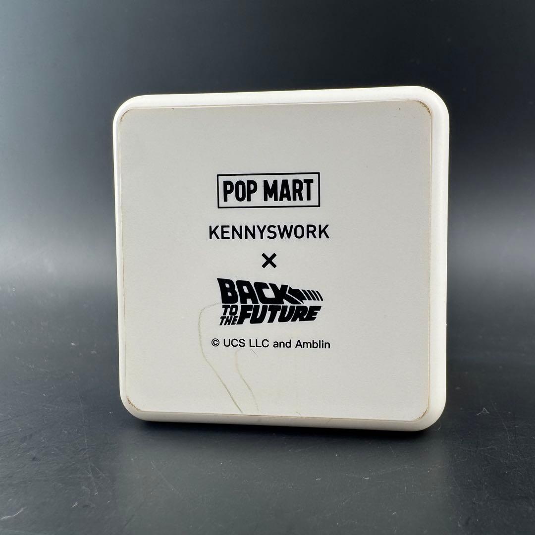 POPMART Molly Back To The future フィギュア