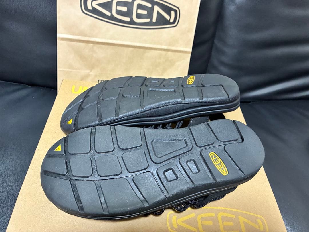 KEEN　ユニーク　サンダル　ブラック