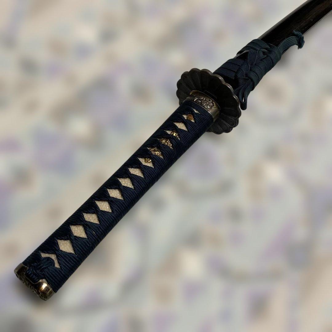 模造刀(居合刀) 紺色柄 菊彫丸鍔 黒呂鞘
