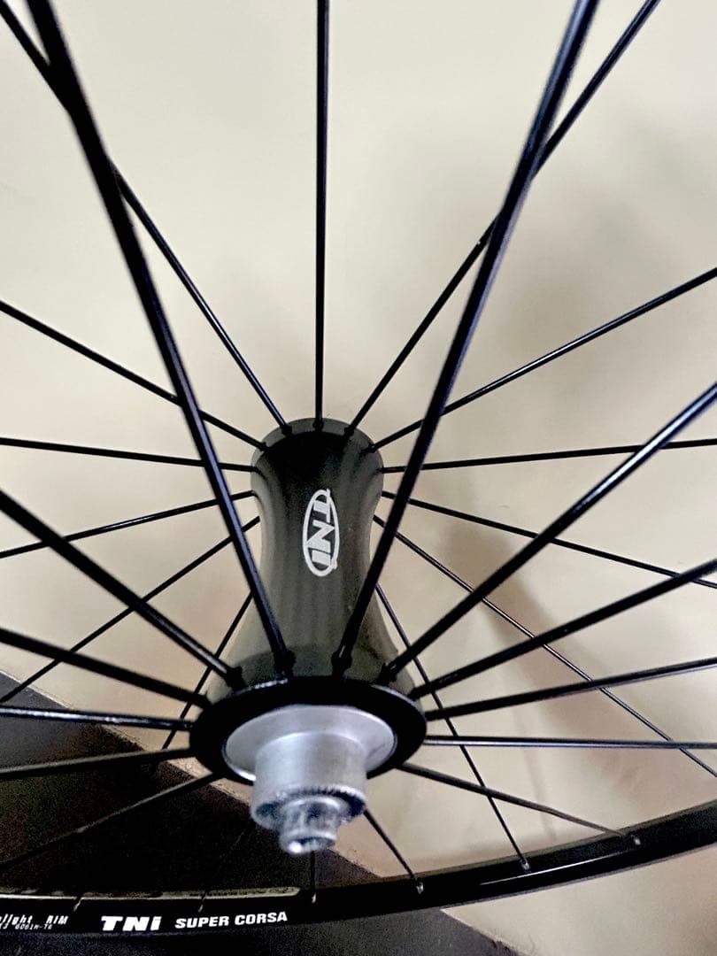 【TNI ハブ&リムの軽量ホイール（前輪）】重量0.77kg