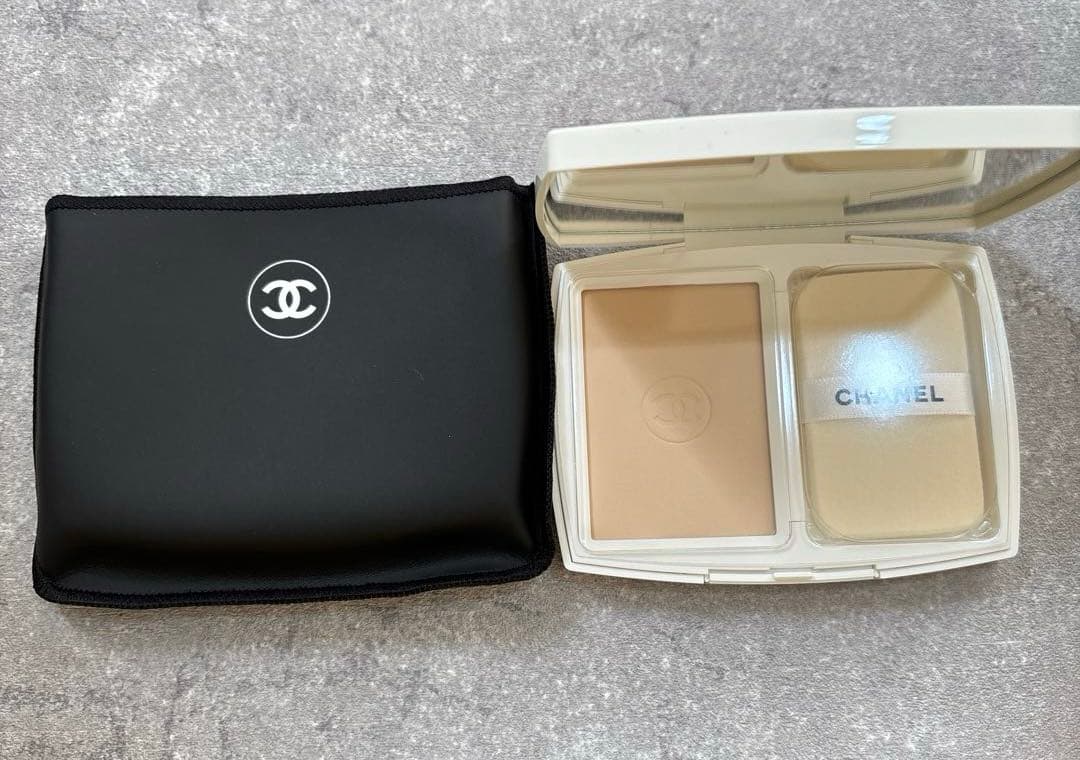 シャネル　ル　ブラン　ブライトニング　コンパクト　BD01