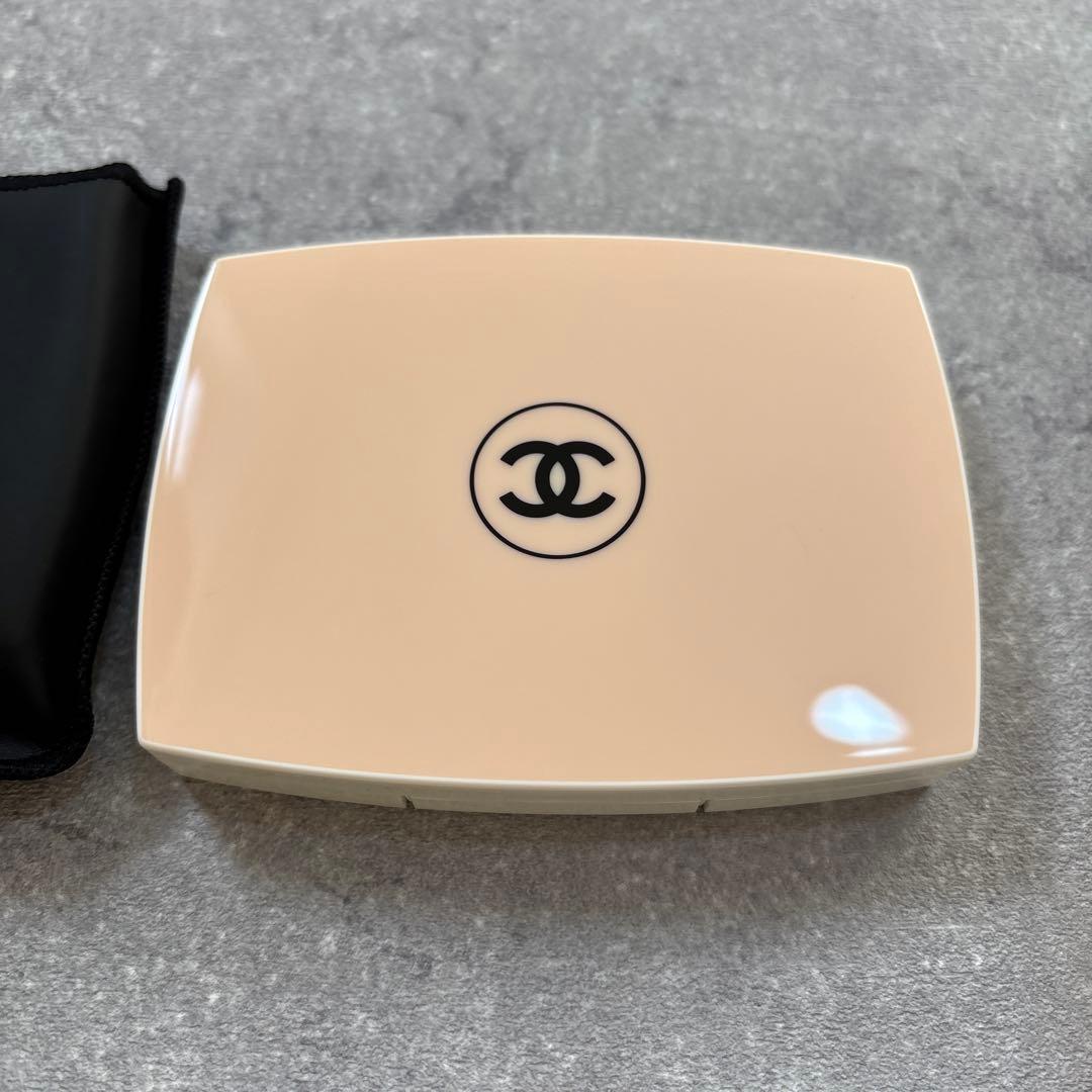シャネル　ル　ブラン　ブライトニング　コンパクト　BD01