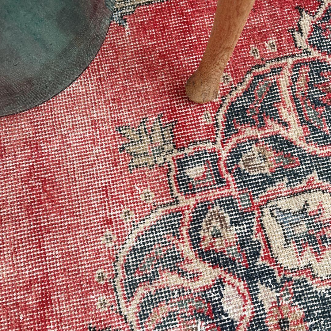 トルコ　ヴィンテージラグ　赤　ネイビー　メダリオン