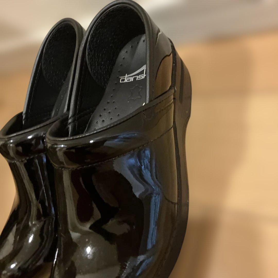 ダンスコ　36 ブラックサボサンダル TPUヒールカウンター