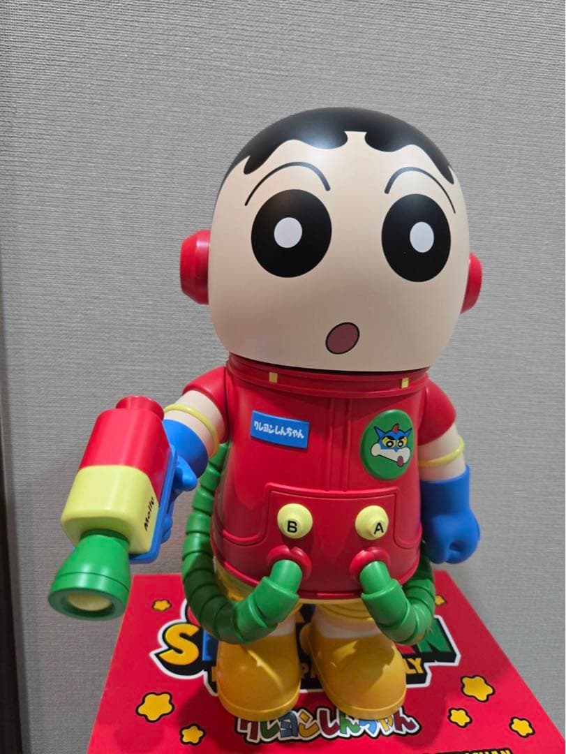 MEGA SPACE molly 400%クレヨンしんちゃん　POPMART