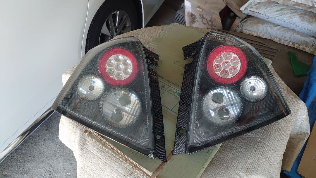 ZC31Sラ・アンスポーツテールランプ カーボン調