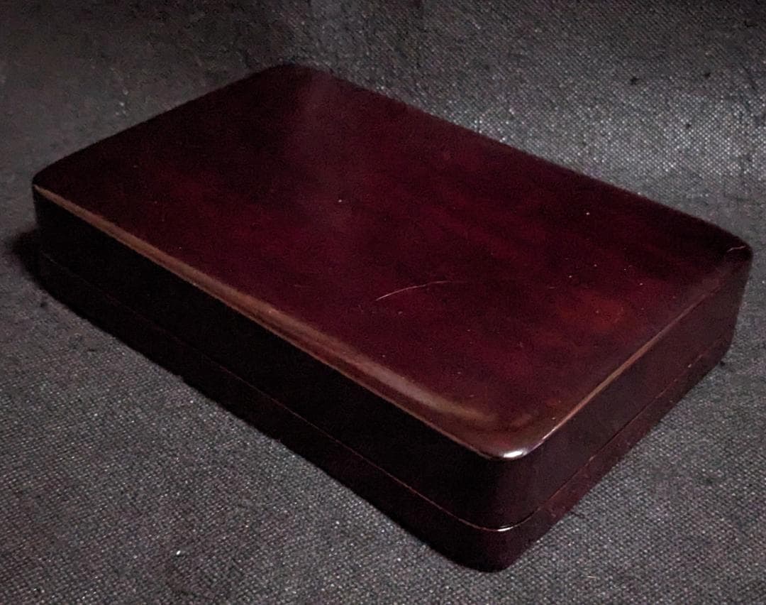 【紅絲硯】◆瑞雲文◆多層糸紋と波紋の美石◆唐木塗箱◆約6.3吋◆魯硯・山東省