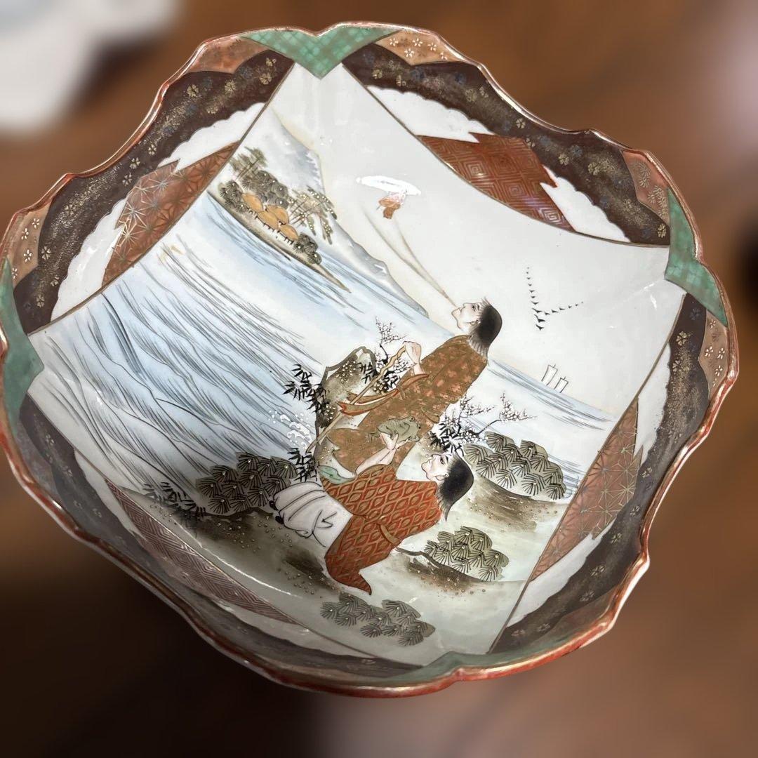 期間限定最終処分特価　逸品　九谷製変形型三つ鉢素敵な絵柄傷無し素晴らしい美術品