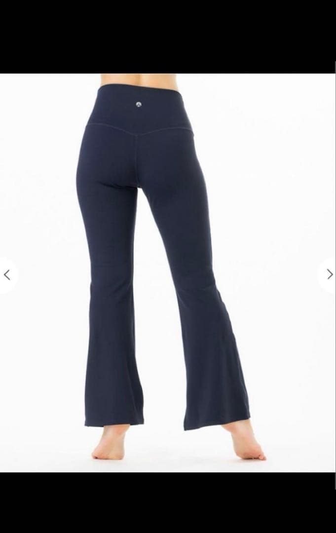 【SUKALA】ベーシックフレアパンツ Mサイズ　ブラック