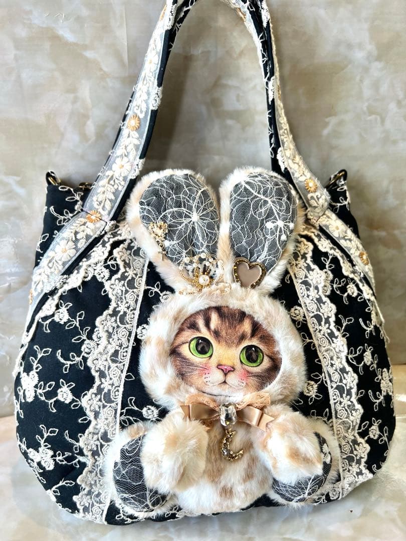 コヤンイサムチョン　コロンと可愛いファスナーバッグ　刺繍生地