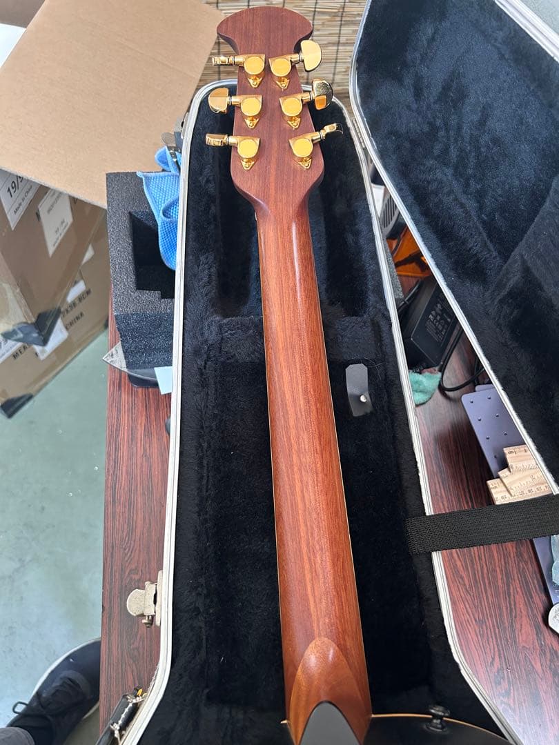 Ovation エレアコ　ギター 韓国製　美品　CSE44 ハードケース付き