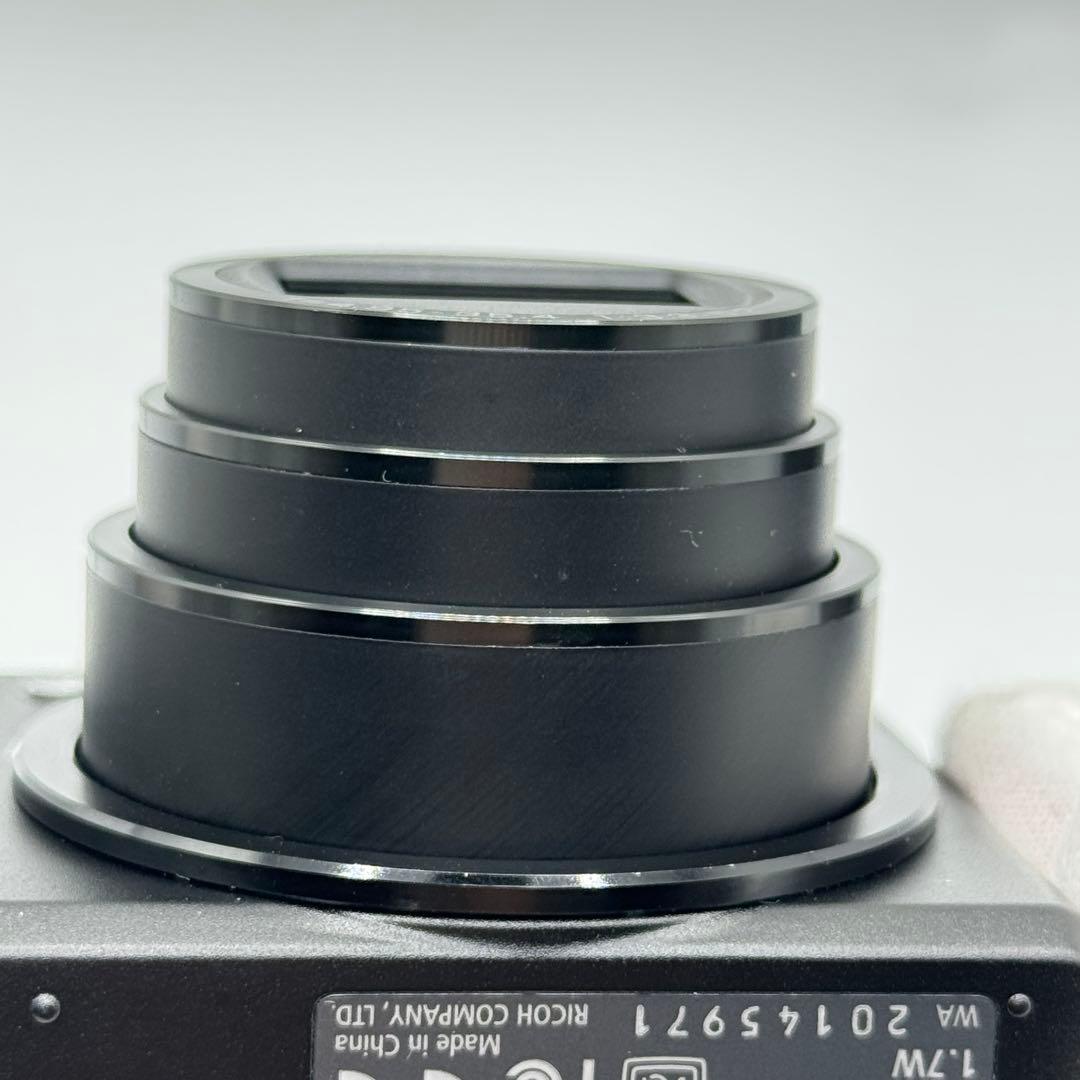 S*.様 【極美品】 【動作◎】 RICOH R10 リコー　コンデジ デジカメ