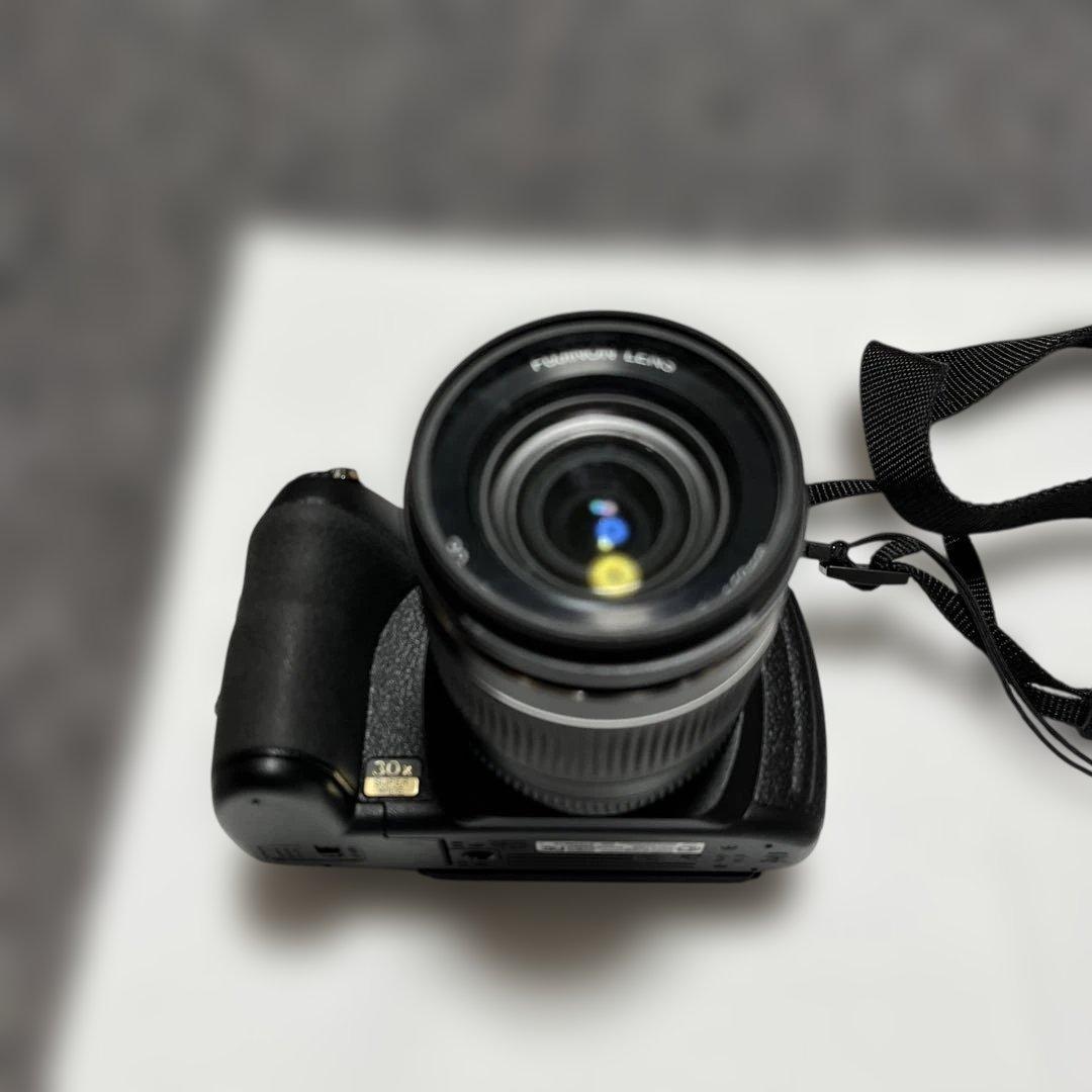 Fujifilm FinePix HS10 デジタル一眼レフカメラ　30倍ズーム