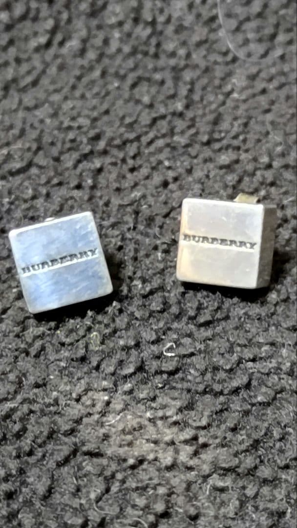 BURBERRY 925シルバー スクエアピアス