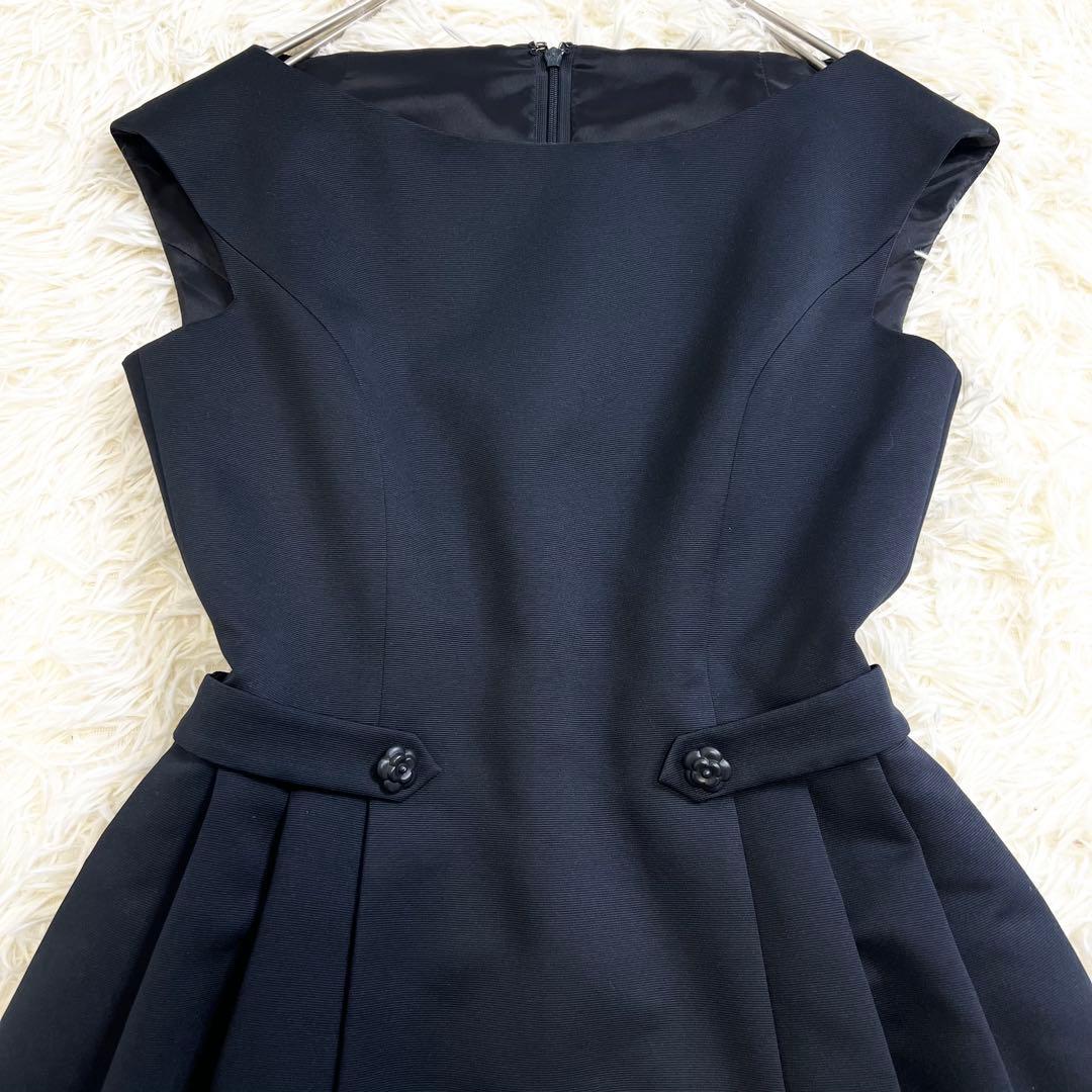 極美品✨ルネ ひざ丈ワンピース サイドタック フレア 花柄ボタン ノースリーブ