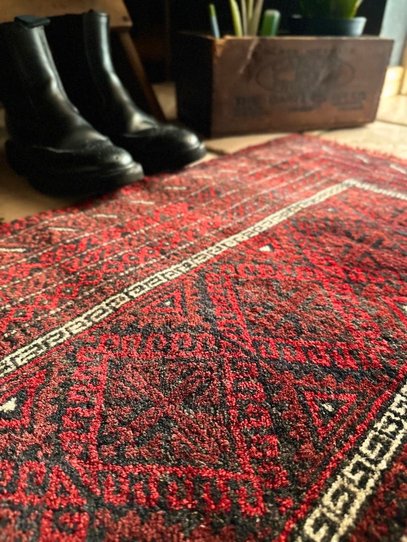 トライバルラグ　ヴィンテージラグ　アフガン　バルーチ族　プリミティブアート　美品