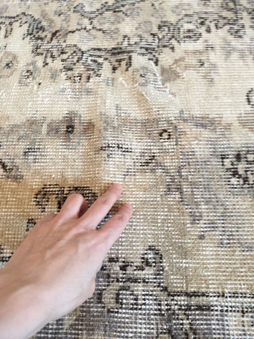 【AYA ☆ セール中】淡いグレーとクリームの淡色ラグ　　No.617