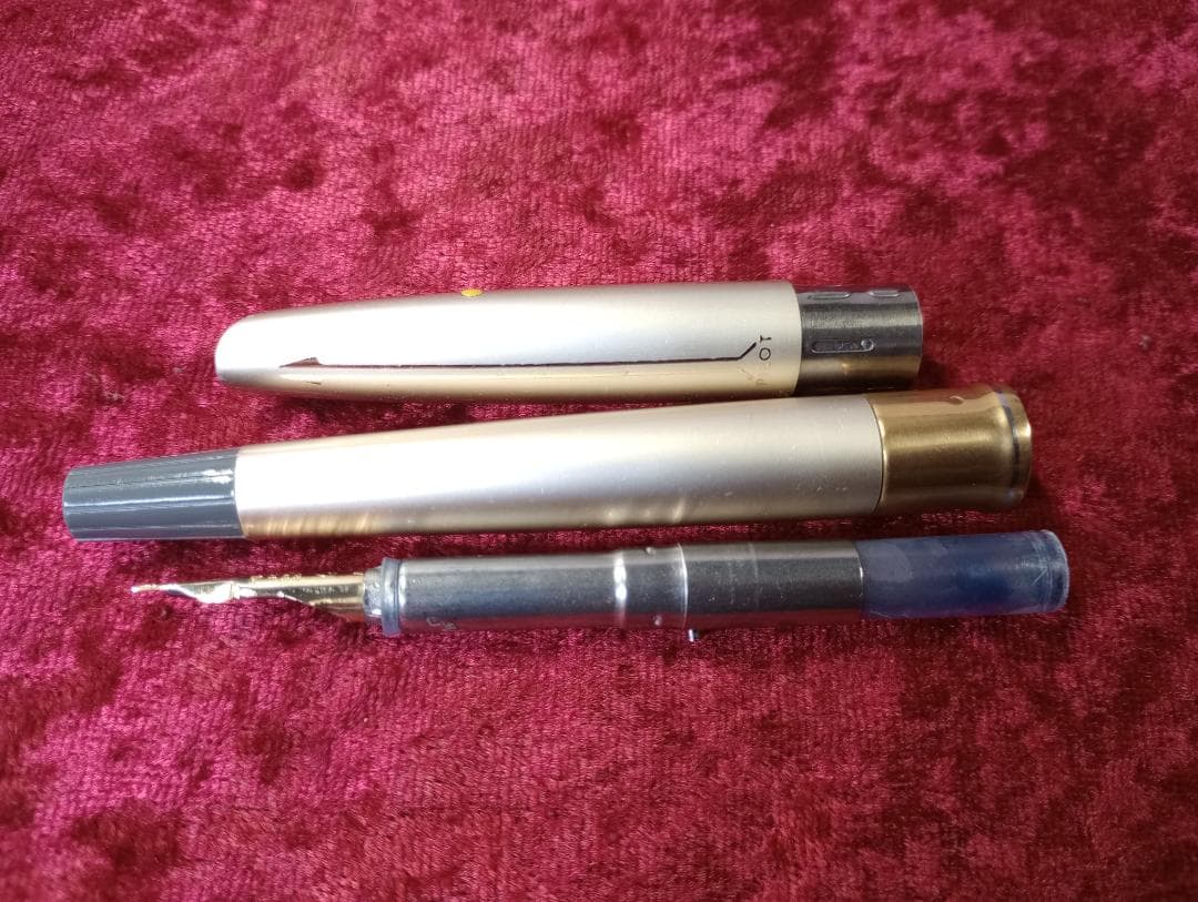 PILOT パイロット 万年筆 初代 キャップレス【C-600MW】