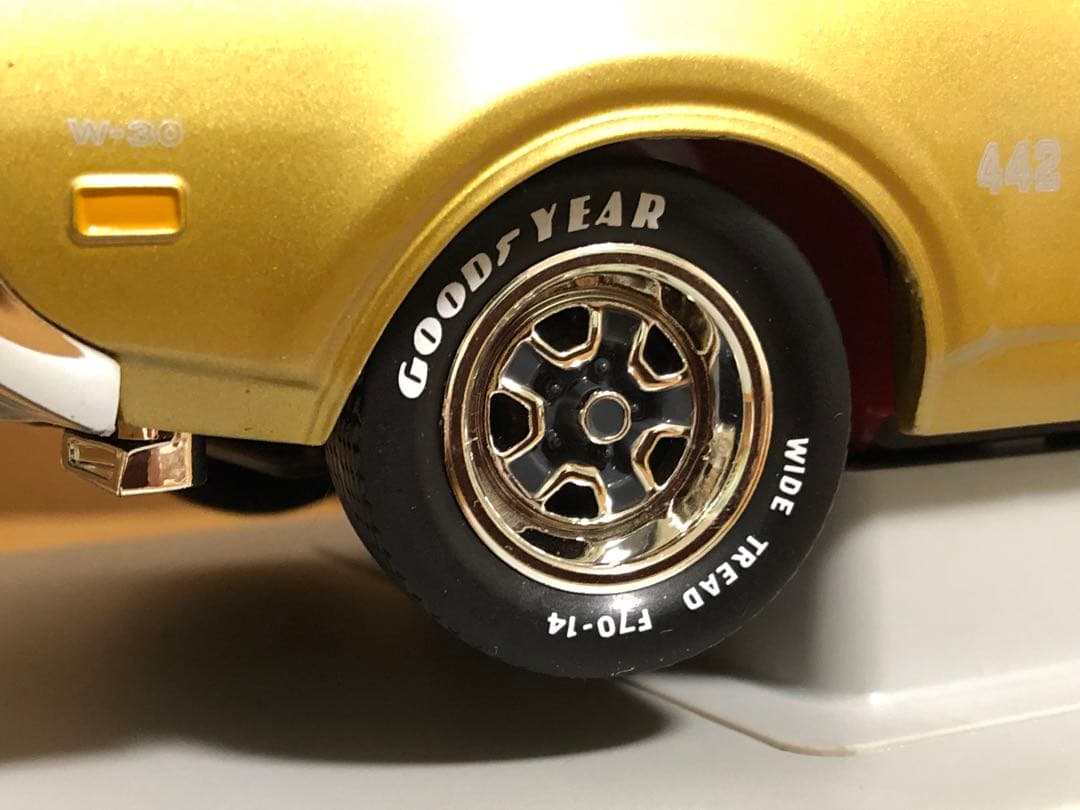 1/18 ERTL 1969 OLDSMOBILE 4-4-2 W30 アメ車