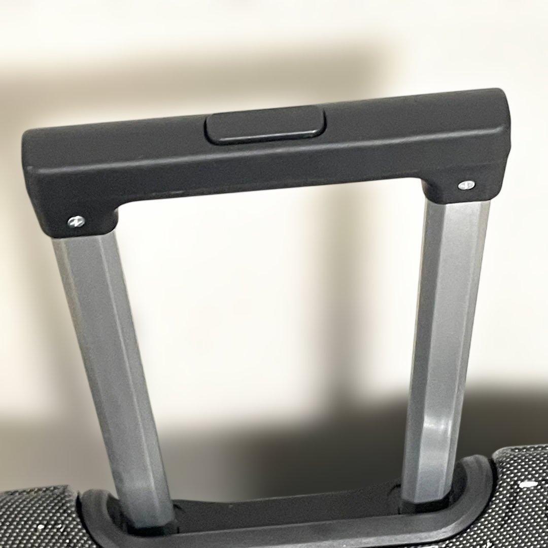 キャリーケース　24インチ　スーツケース　① ブラック　黒　四輪キャスター