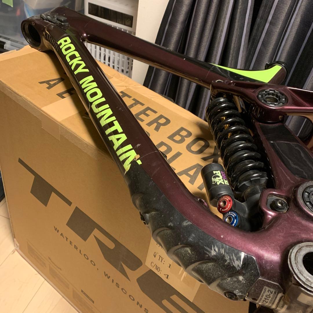 ロッキーマウンテン maiden カナダ ダウンヒル フルカーボンフレーム DH